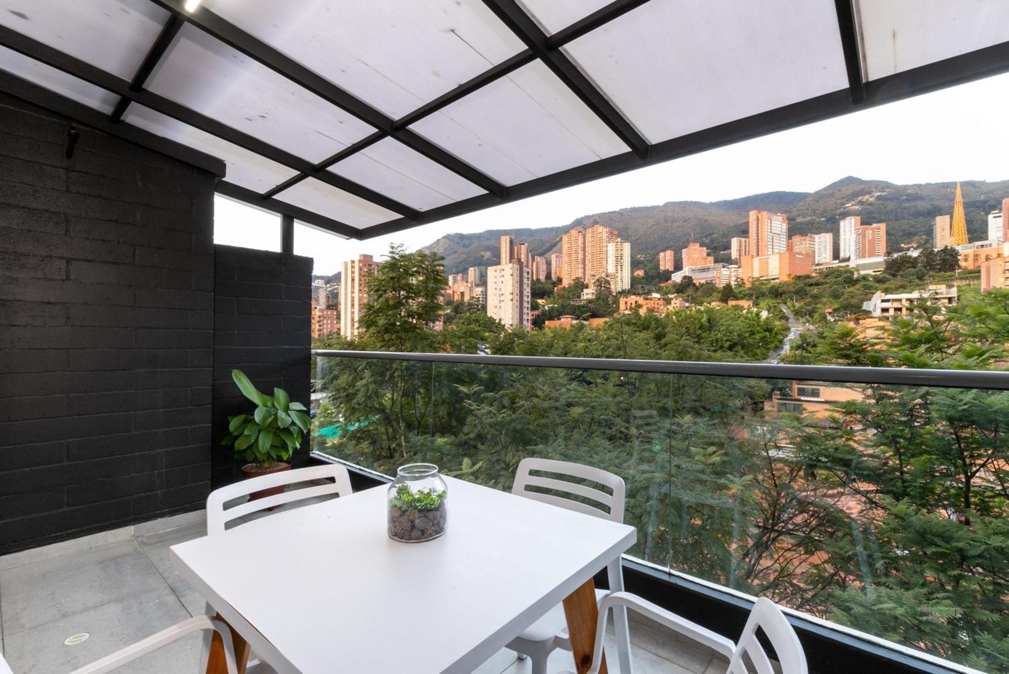 Apartamentos Borbon Suites Medellín Esterno foto