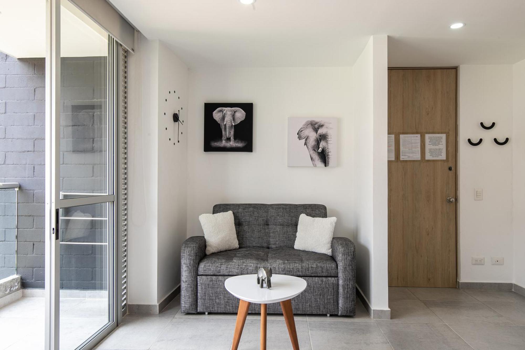 Apartamentos Borbon Suites Medellín Esterno foto
