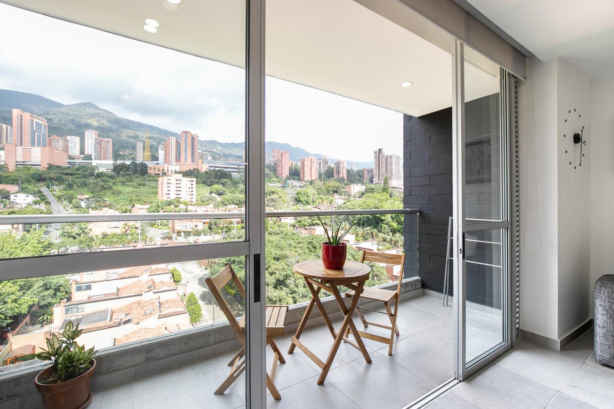 Apartamentos Borbon Suites Medellín Esterno foto