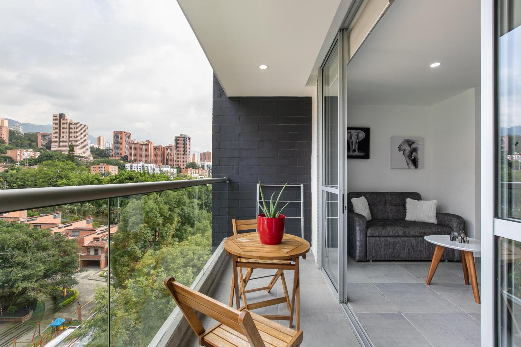 Apartamentos Borbon Suites Medellín Esterno foto