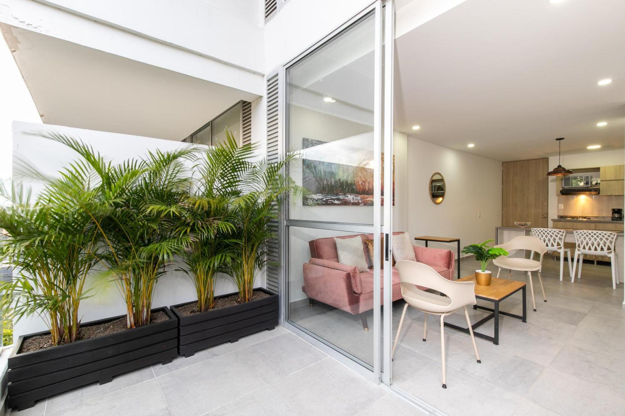 Apartamentos Borbon Suites Medellín Esterno foto