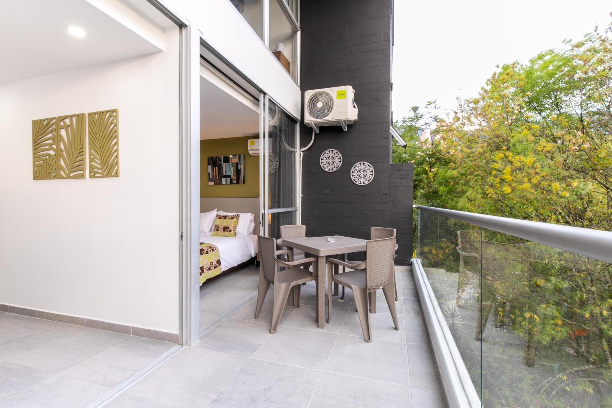 Apartamentos Borbon Suites Medellín Esterno foto