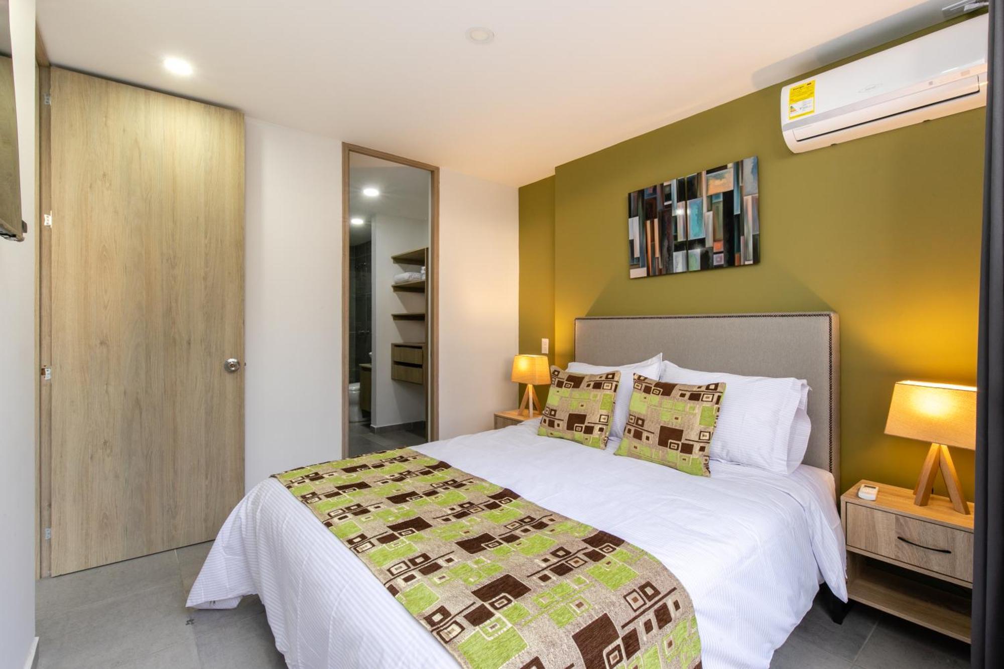 Apartamentos Borbon Suites Medellín Esterno foto