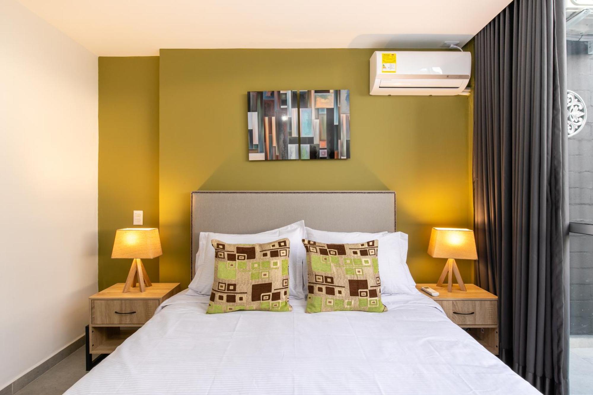 Apartamentos Borbon Suites Medellín Esterno foto