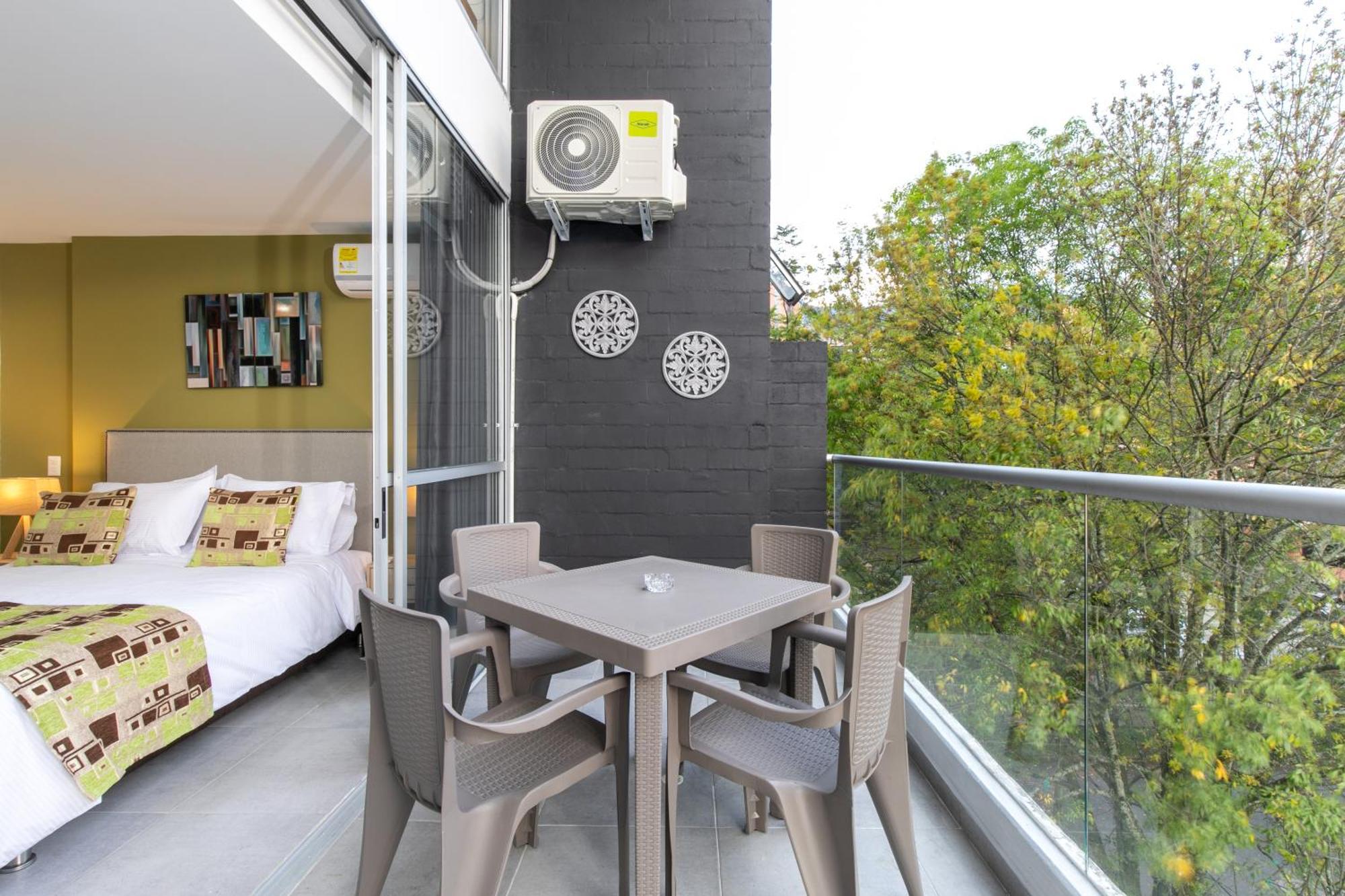 Apartamentos Borbon Suites Medellín Esterno foto